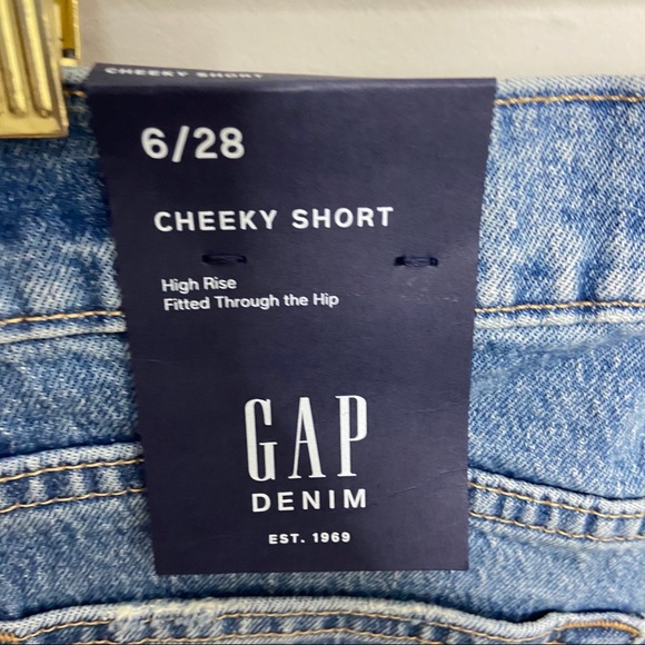 Gap High Rise Cheeky Denim Shorts with Raw Hem NWT - Picture 8 of 10
